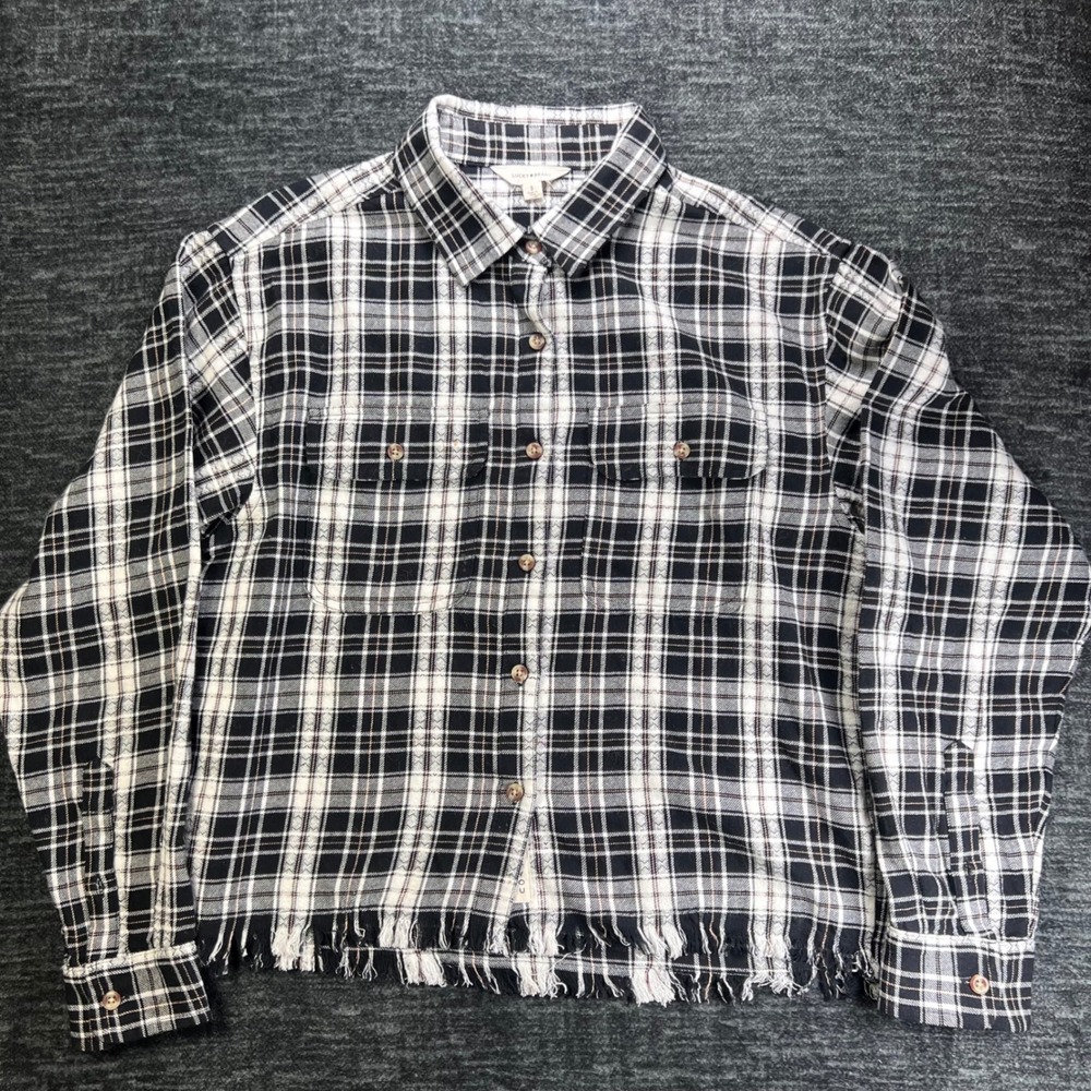 Lucky Brand Button Down Shirt Womens Small Black White Plaid Frayed Hem‎ Pockets